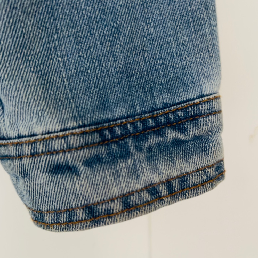 NEW! The Perfect Denim Jacket SIZE M - Picture 4 of 5